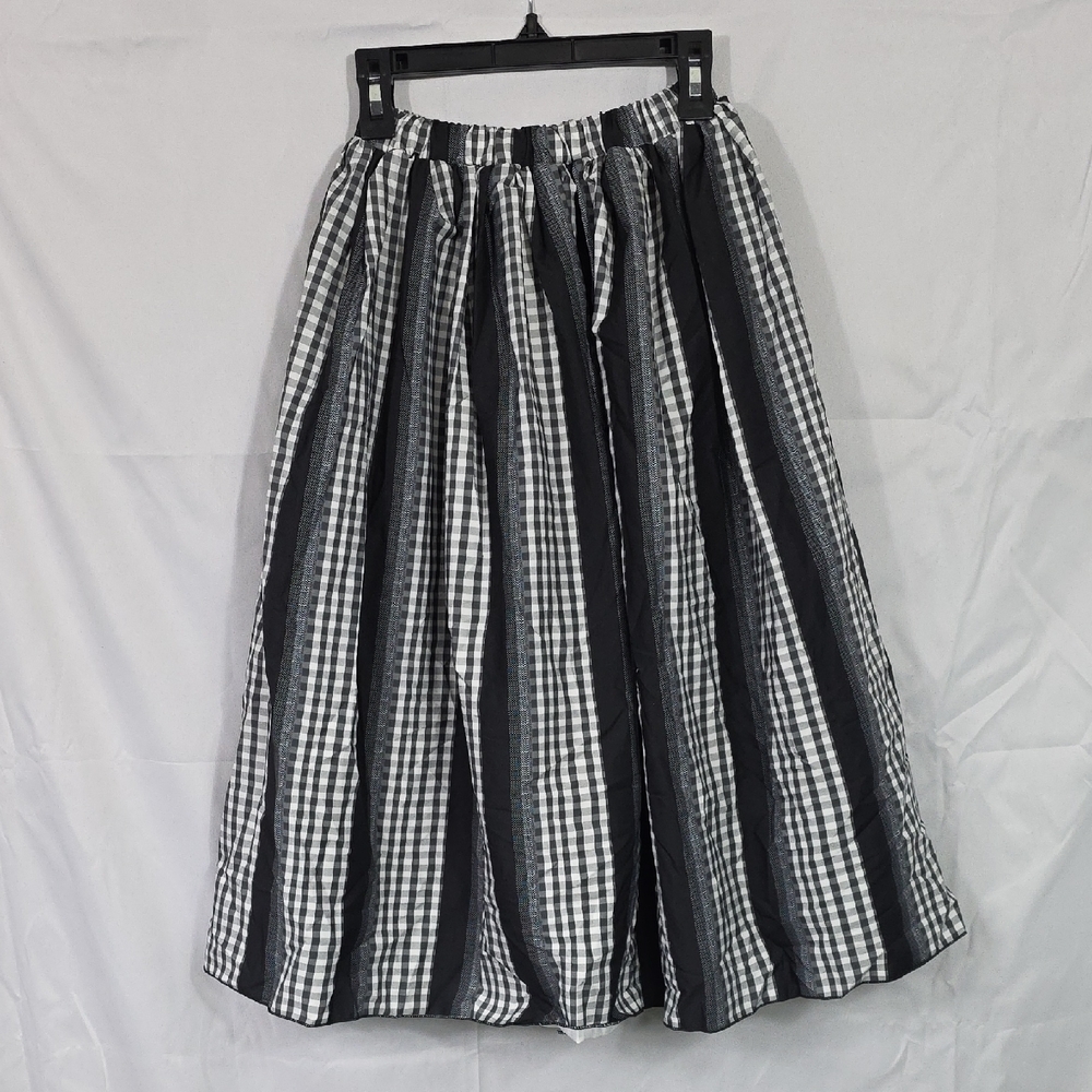 Black and White Striped Women's Skirt XS (W560)